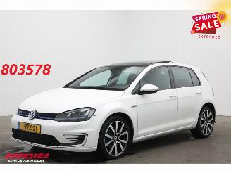 Schadeauto Volkswagen Golf 1.4 TSI GTE Pano LED Leder Navi Clima Cruise Camera SHZ PDC 2015/4
