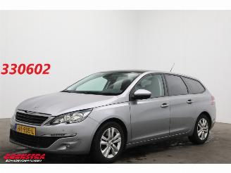krockskadad bil auto Peugeot 308 SW 1.6 BlueHDI Executive Pack Pano Navi Clima Cruise Camera PDC AHK 2015/12