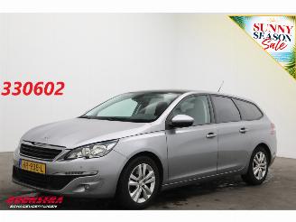 krockskadad bil auto Peugeot 308 SW 1.6 BlueHDI Executive Pack Pano Navi Clima Cruise Camera PDC AHK 2015/12
