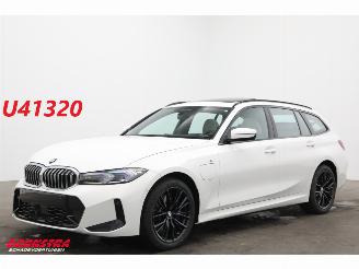 Unfallwagen BMW 3-serie Touring 330e M-Sport Pano LED ACC H/K Memory 360° AHK 2024/12
