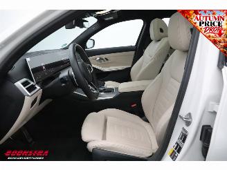 BMW 3-serie Touring 330e M-Sport Pano HUD LED ACC H/K Memory 360° AHK SHZ picture 16
