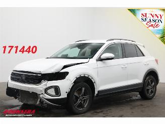 Vaurioauto  passenger cars Volkswagen T-Roc 1.5 TSI DSG Life Edition LED ACC Virtual Navi Clima SHZ PDC 2024/10