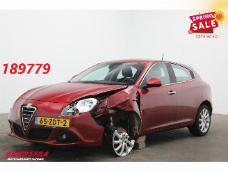 skadebil auto Alfa Romeo Giulietta 1.4 T Distinctive Navi Clima Cruise SHZ PDC AHK 2012/10