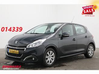 uszkodzony samochody osobowe Peugeot 208 1.2 PureTech Blue Lease Navi Airco Cruise 138.531 km! 2018/3