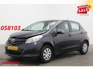 Unfallwagen Toyota Yaris 1.0 VVT-i Aspiration Airco Camera AHK 67.935 km! 2012/12