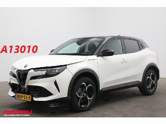 krockskadad bil auto Alfa Romeo Junior 1.2 Turbo Hybrid Ibrida Speciale Navi Clima Cruise Camera SHZ PDC 2025/1