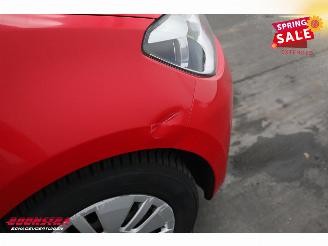 Volkswagen Up! 1.0 move up! 5-DRS BlueMotion Airco 157.093 km! picture 5