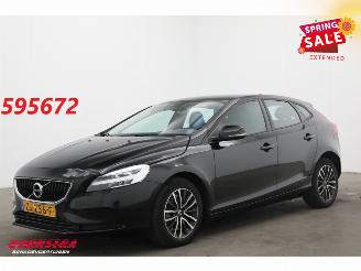 damaged passenger cars Volvo V-40 1.5 T2 Aut. Momentum LED Navi Clima Cruise SHZ PDC 2019/6