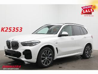 Schadeauto BMW X5 xDrive45e M-Sport Pano LED ACC Lucht Memory Camera AHK 2022/2