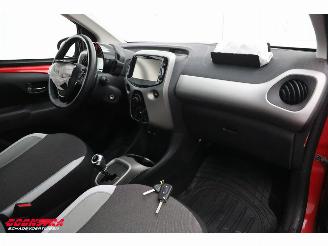 Toyota Aygo 1.0 VVT-i x-play Aut. Bluetooth Airco Cruise Camera picture 15