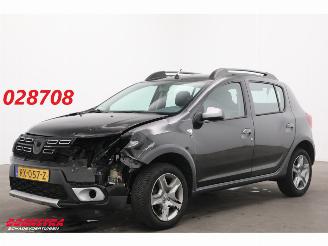 Unfallwagen Dacia Sandero 0.9 TCe SL Stepway Navi Airco Cruise PDC AHK 2018/2