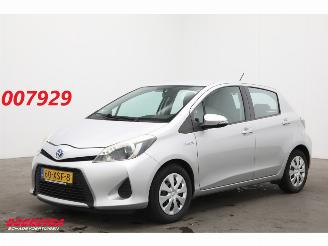 krockskadad bil auto Toyota Yaris 1.5 Full Hybrid Aspiration Clima Cruise Camera AHK 2012/7