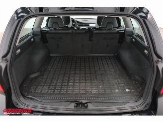 Volvo V-70 2.0T Aut. R-Edition Clima Navi Cruise SHZ PDC AHK HighPerf.Audio picture 24