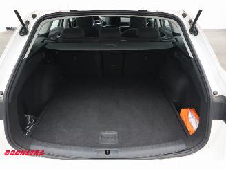 Seat Leon Sportstourer 2.0 TDI Aut. Style LED ACC Virtual Apple/Android Camera LRHZ SHZ picture 32