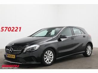 Schadeauto Mercedes A-klasse 180 7G-Tronic LED Navi Airco Cruise Camera PDC 2017/1