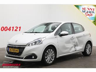 Peugeot 208 1.2 PT. 110 Signature Clima PDC Mirrorlink Camera 93.920 km! picture 1