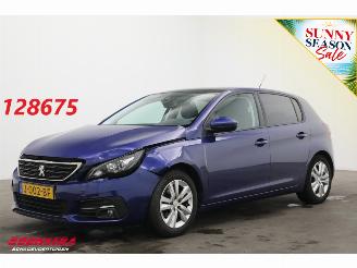Vaurioauto  passenger cars Peugeot 308 1.2 PT Executive Pano Apple/Android Navi Cruise AHK 55.834 km! 2020/7