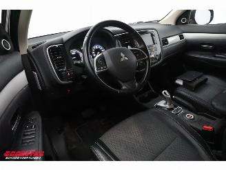 Mitsubishi Outlander 2.0 PHEV 4WD Executive Edition Navi Clima Cruise Camera AHK picture 17