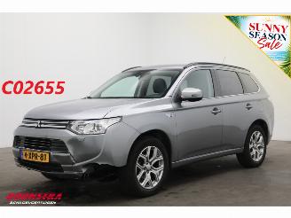 uszkodzony samochody osobowe Mitsubishi Outlander 2.0 PHEV 4WD Executive Edition Navi Clima Cruise Camera AHK 2014/10