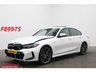 Schadeauto BMW 3-serie 330e M-Sport Cruise Navi Leder Schuifdak Camera Apple/Android SHZ AHK PDC 2025/11