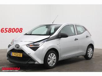 Damaged car Toyota Aygo 1.0 VVT-i x-fun Airco Bluetooth 38.601 km! 2021/8