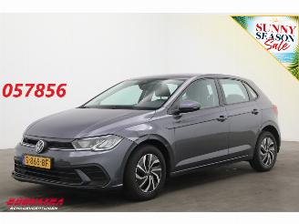 krockskadad bil auto Volkswagen Polo 1.0 TSI Life 5-drs ACC Virtual Airco Navi 2022/12