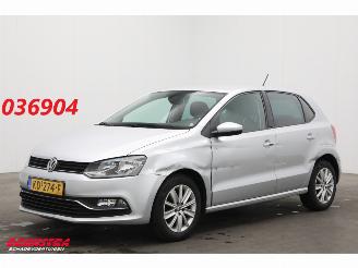 skadebil auto Volkswagen Polo 1.0 Comfortline Edition Clima Cruise Bluetooth AHK 2016/8