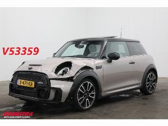 skadebil auto Mini Cooper S 2.0 180 PK Aut. JCW Pano LED ACC Leder HUD Camera SHZ 2023/12
