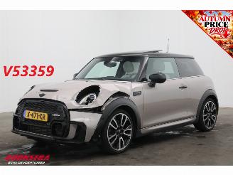 skadebil auto Mini Cooper S 2.0 180 PK Aut. JCW Pano LED ACC Leder HUD Camera SHZ 2023/12