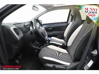 Peugeot 108 1.0 e-VTi Allure TOP! Open dak Cruise Airco Bluetooth LMV picture 16