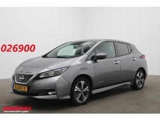 Vaurioauto  passenger cars Nissan Leaf N-Connecta 40 kWh ACC Clima Navi SHZ Camera 360° PDC 64.967 km! 2018/8