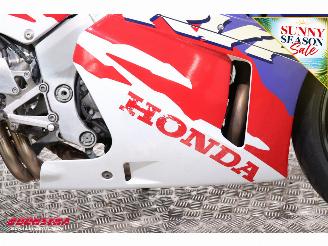 Honda  RVF400 NC35 picture 9