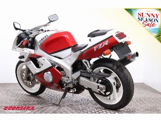 Yamaha FZR 400 RR picture 4