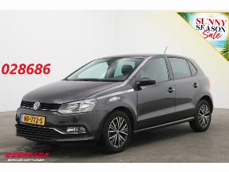 krockskadad bil auto Volkswagen Polo 1.2 TSI Comfortline 5-drs Airco SHZ Bluetooth PDC 2016/9
