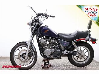 Honda  VT 400 C picture 5
