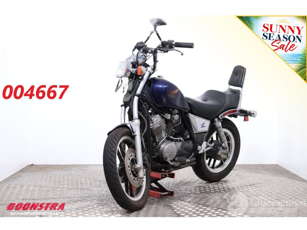 Honda VT 400 C