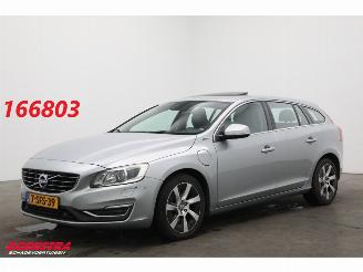 okazja samochody osobowe Volvo V-60 2.4 D6 AWD Plug-In Hybrid Summum Glasdak Navi Memory Leder SHZ Camera PDC AHK 2013/9