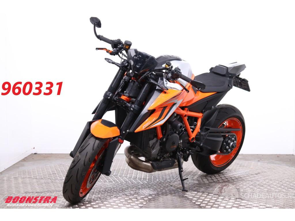 KTM 1290 SuperDuke R ABS Austin Racing Cruise