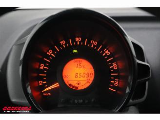 Toyota Aygo 1.0 VVT-i x-fun Airco Cruise picture 21