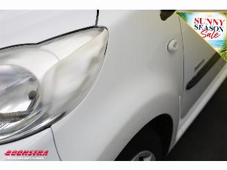 Peugeot 107 1.0-12V AUT Millesim 200 5-drs Cruise Airco 51.588 km! picture 5