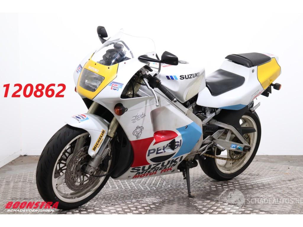 Suzuki RGV 250 VJ22 Pepsi