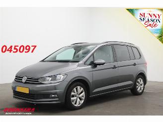 Vaurioauto  passenger cars Volkswagen Touran 1.0 TSI Comfortline 7p ACC Navi Clima Camera PDC AHK 2019/3