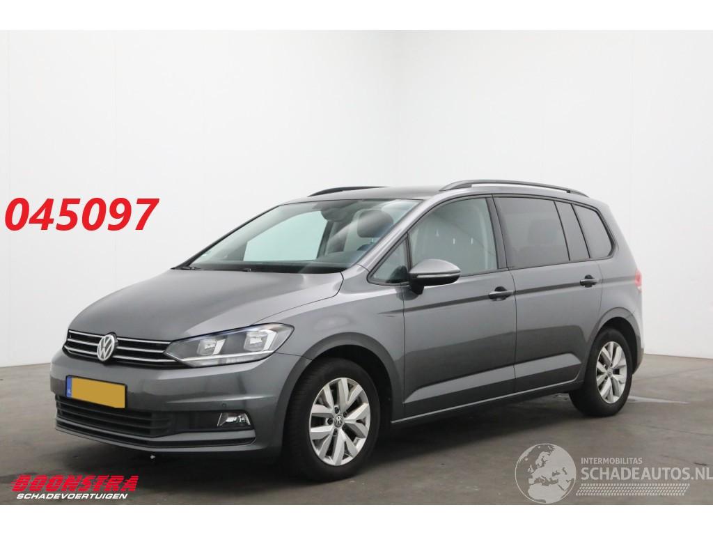 Volkswagen Touran 1.0 TSI Comfortline 7p ACC Navi Clima Camera PDC AHK