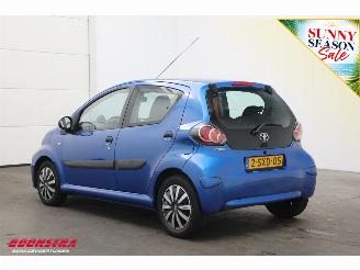 Toyota Aygo 1.0 VVT-i Now 5-drs Airco Navi Bluetooth 92.182 km! picture 4
