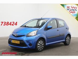 Toyota Aygo 1.0 VVT-i Now 5-drs Airco Navi Bluetooth 92.182 km! picture 1
