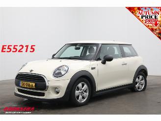 skadebil auto Mini One 1.5 3-drs Cruise Navi Bluetooth LMV 2018/4