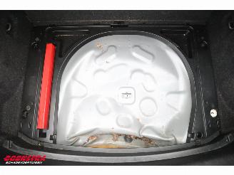 Volvo V-40 2.0 T2 Nordic+ Cruise Clima Navi Bluetooth SHZ PDC picture 11