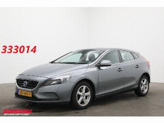 skadebil auto Volvo V-40 2.0 T2 Nordic+ Cruise Clima Navi Bluetooth SHZ PDC 2016/2
