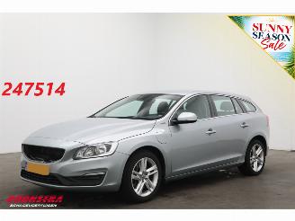 skadebil auto Volvo V-60 2.4 D6 AWD Plug-In Hybrid Summum H/K Cruise Navi Clima Leder PDC 2014/11