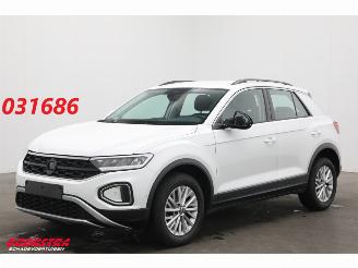 skadebil auto Volkswagen T-Roc 1.0 TSI Life Edition LED Apple/Android SHZ PDC 2024/12